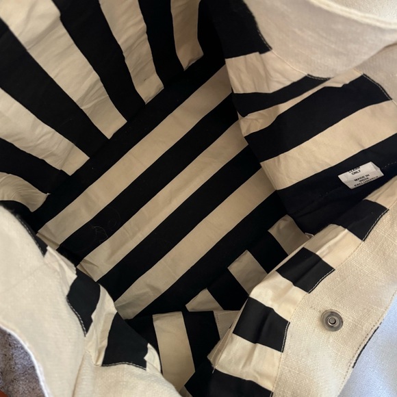 SHIRALEAH • Black Stripe Malibu Tote Travel Beach Overnight Shopping Bag - Picture 2 of 4